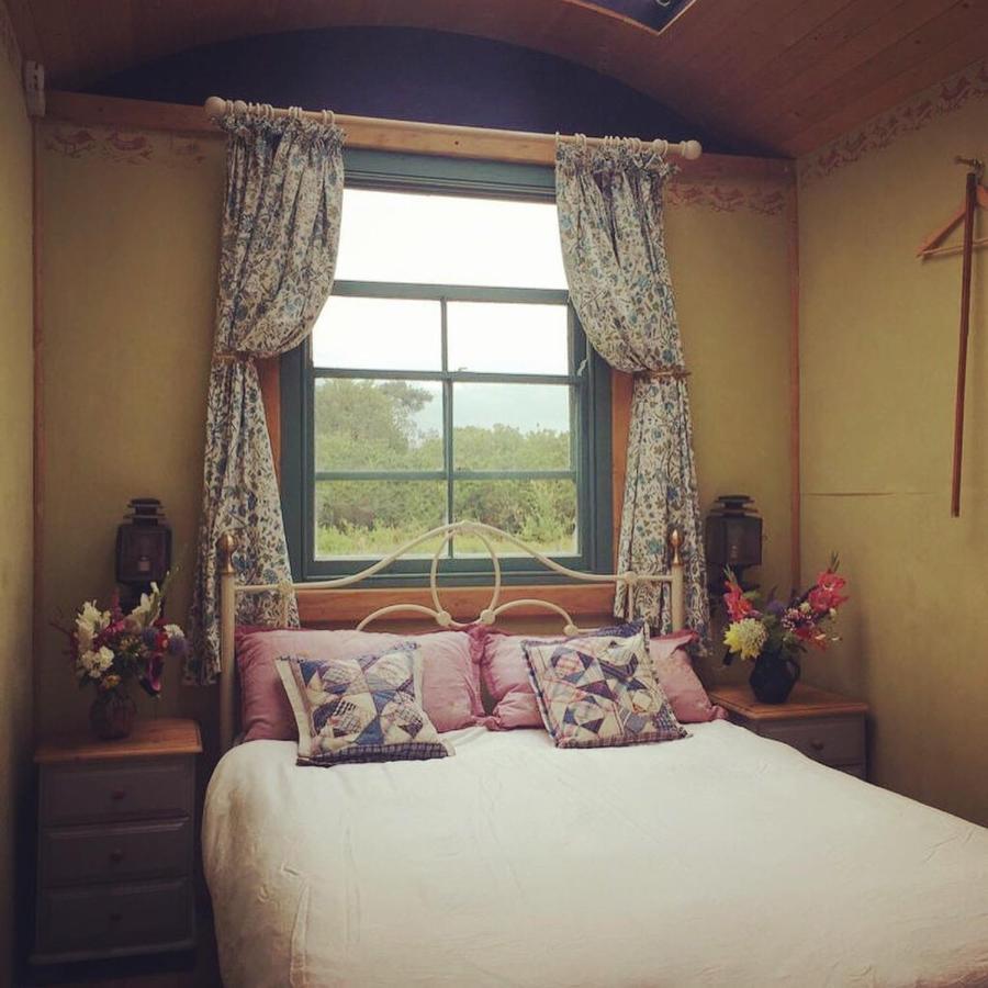 Sky View Shepherd's Huts With Woodburning Hot Tub * Redruth