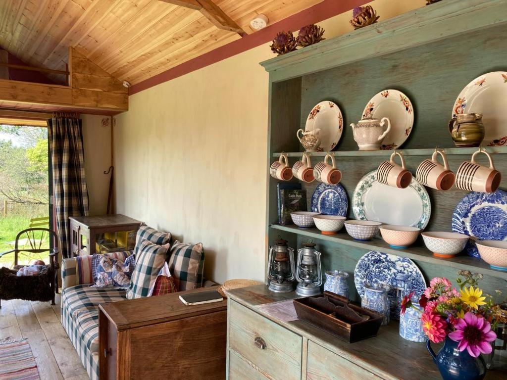 Sky View Shepherd's Huts With Woodburning Hot Tub Redruth